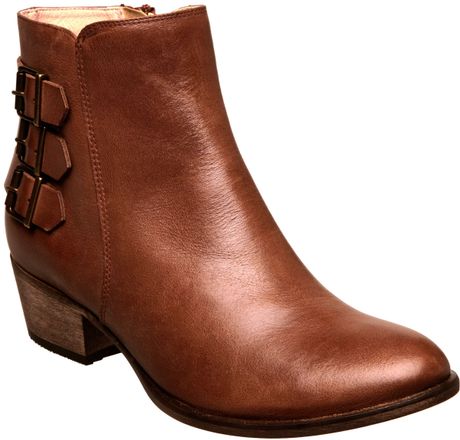 Episode Prestine E Low 3 Buckle Boots in Brown (tan) | Lyst