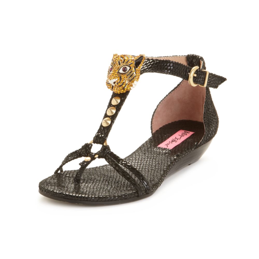 Betsey Johnson Kahluua Thong Sandals in Black (black leather) | Lyst