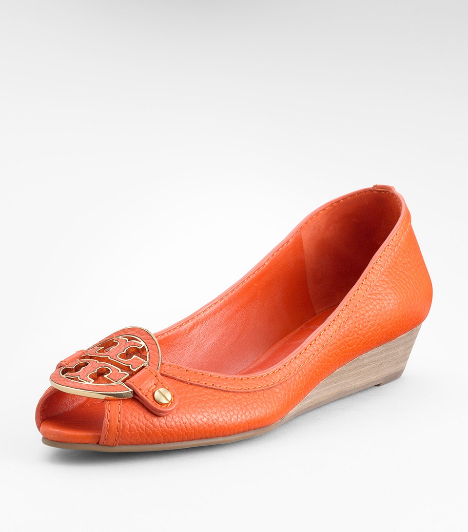 tory burch orange heels