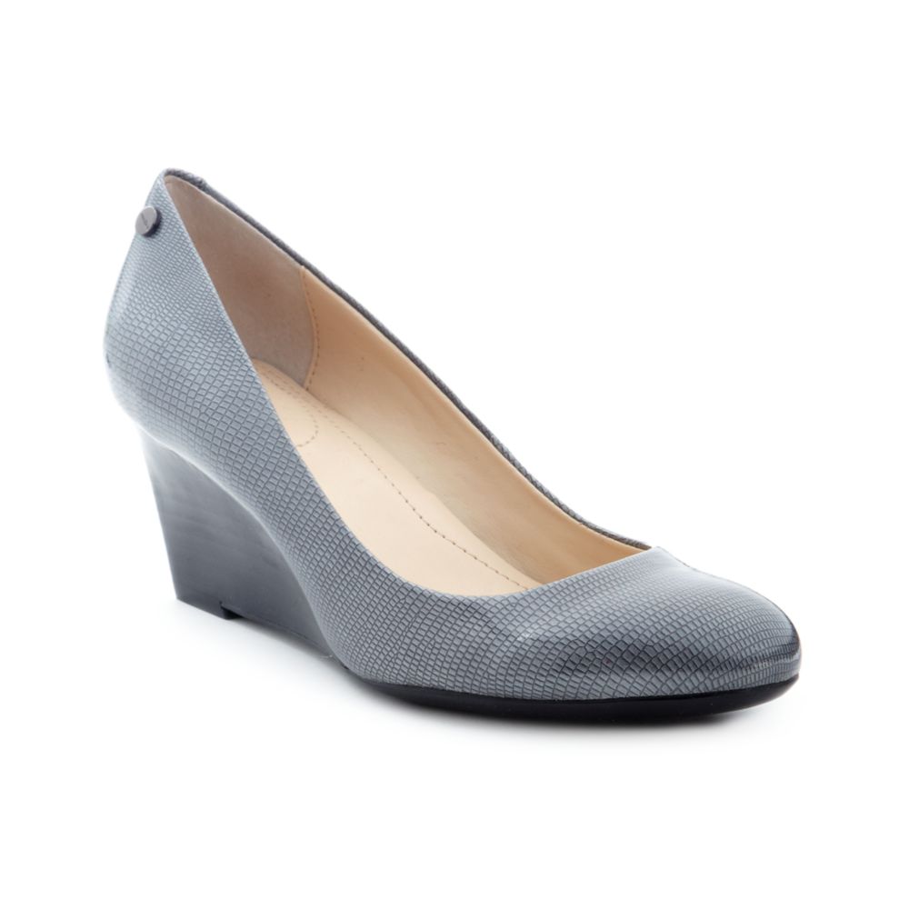 gray wedge pumps