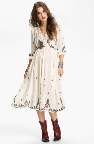 Free People Splendor Embroidered Peasant Dress in Beige (ivory) | Lyst