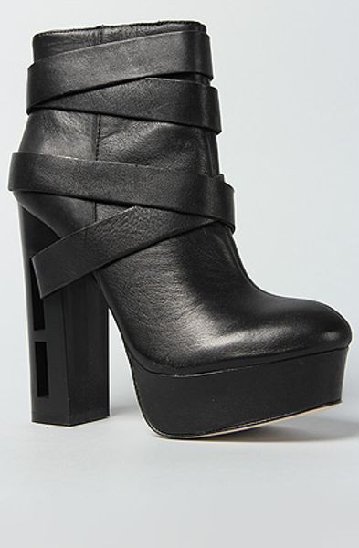 Dolce Vita Jyll Ankle Cutoutheel Boot in Black (blk) | Lyst