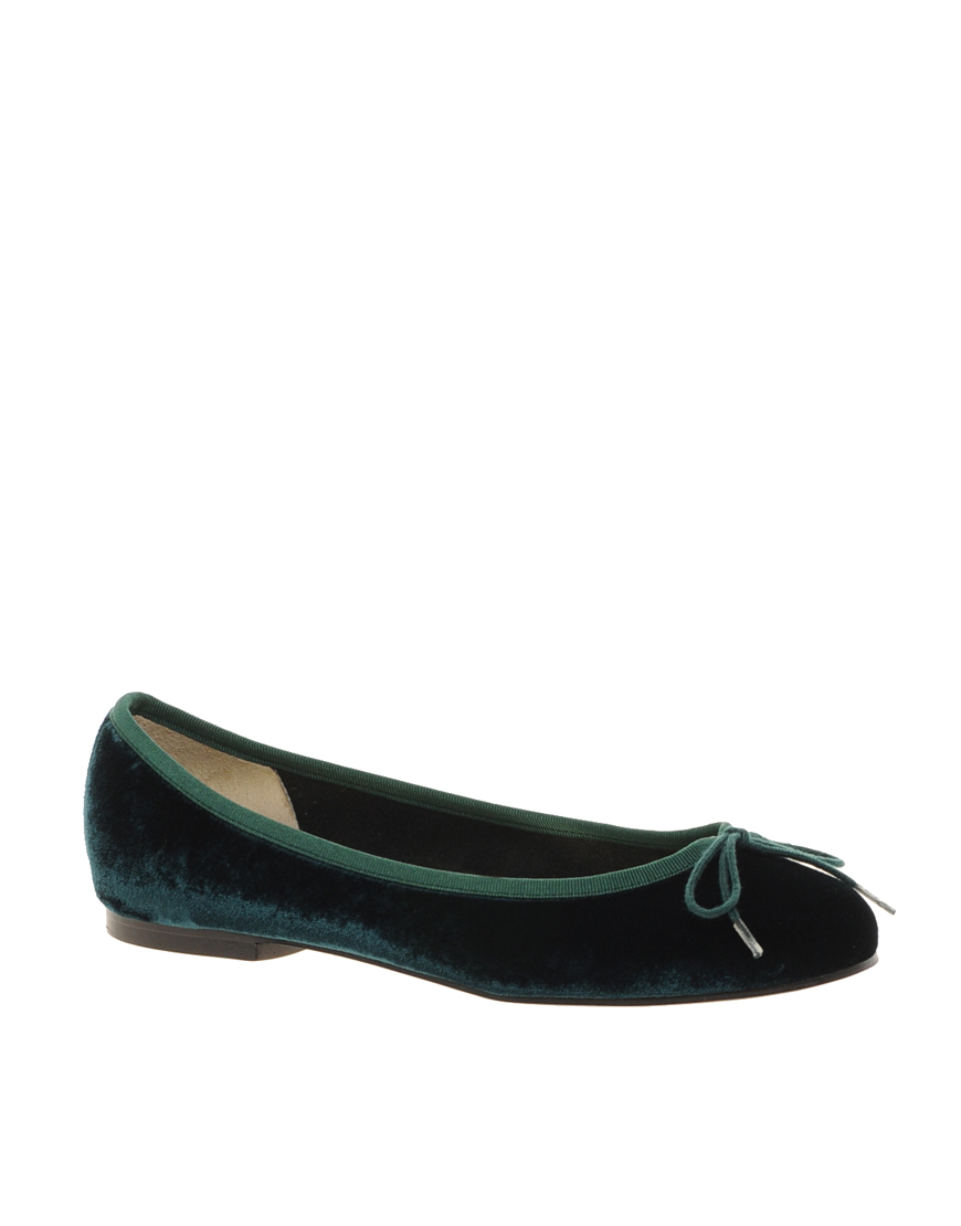 French Sole Henrietta Green Velvet Ballet Flats in Green | Lyst