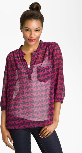 Pleione Print Split Neck Sheer Blouse in Purple (magenta bird) | Lyst