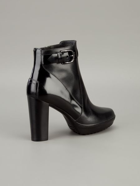 Tod's Patent Leather Ankle Boot in Black | Lyst