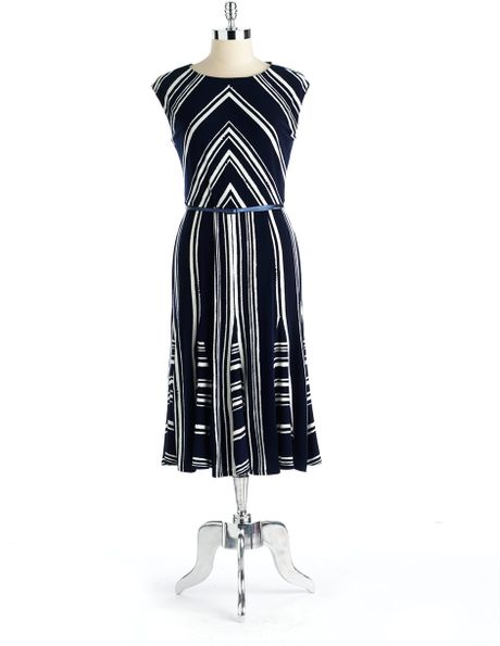 Jones New York Cap-sleeved Printed Dress in Black (ink/jasmine) | Lyst