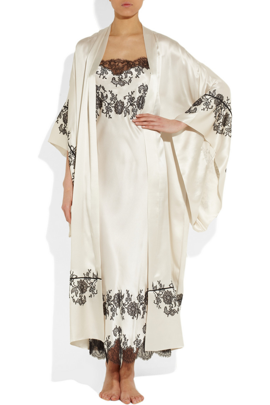 Carine gilson Lace Appliquéd Silk Satin Kimono Robe in White (ivory) | Lyst