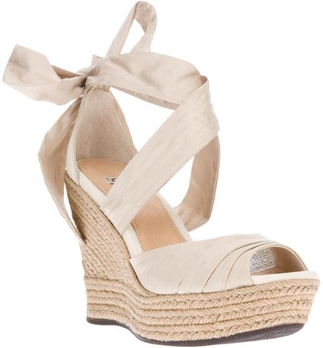 Ugg Lucianna Wedge Sandal in Gold (champagne) | Lyst