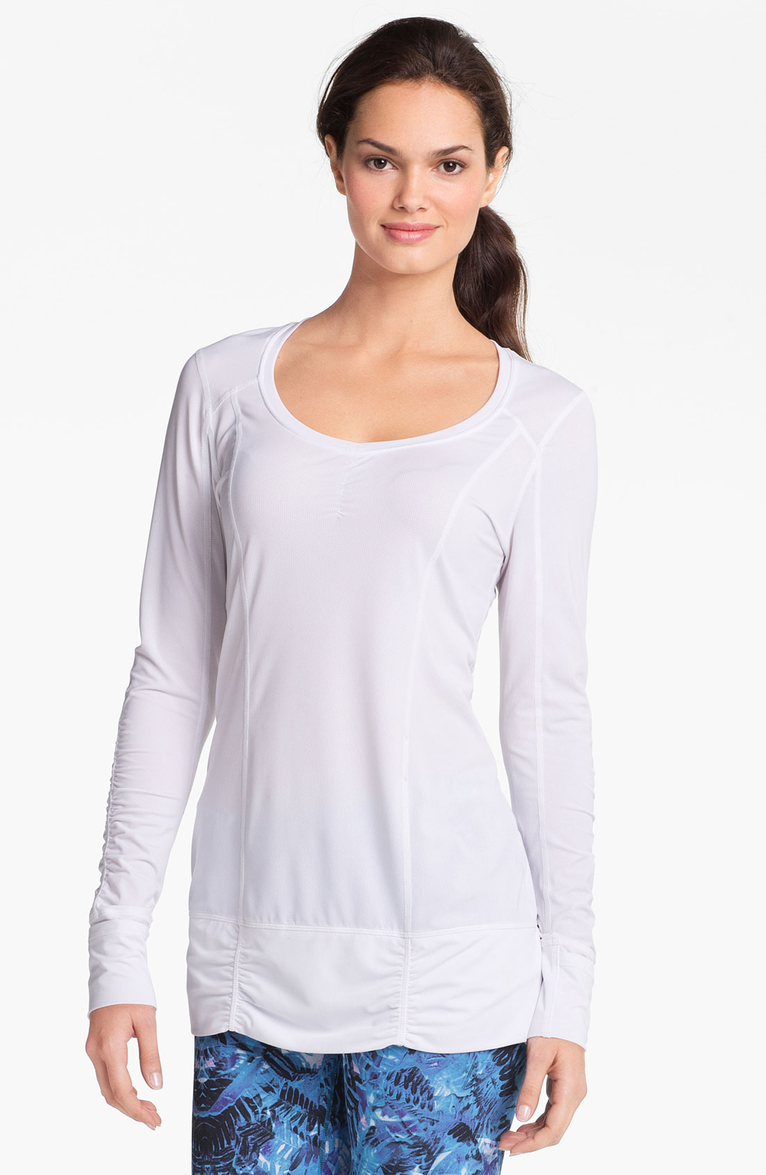 Zella Ruched Hem Long Sleeve Tee in White | Lyst