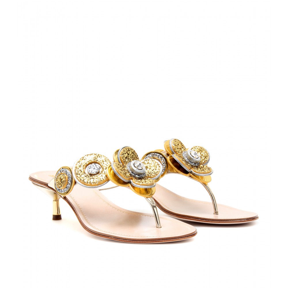 Miu Miu Kitten heel Leather Sandals in Gold (oro) | Lyst