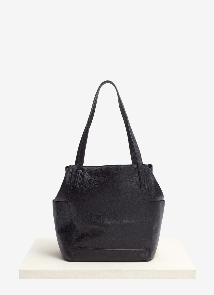 Michael kors Ashbury Soft Leather Shoulder Bag in Black | Lyst