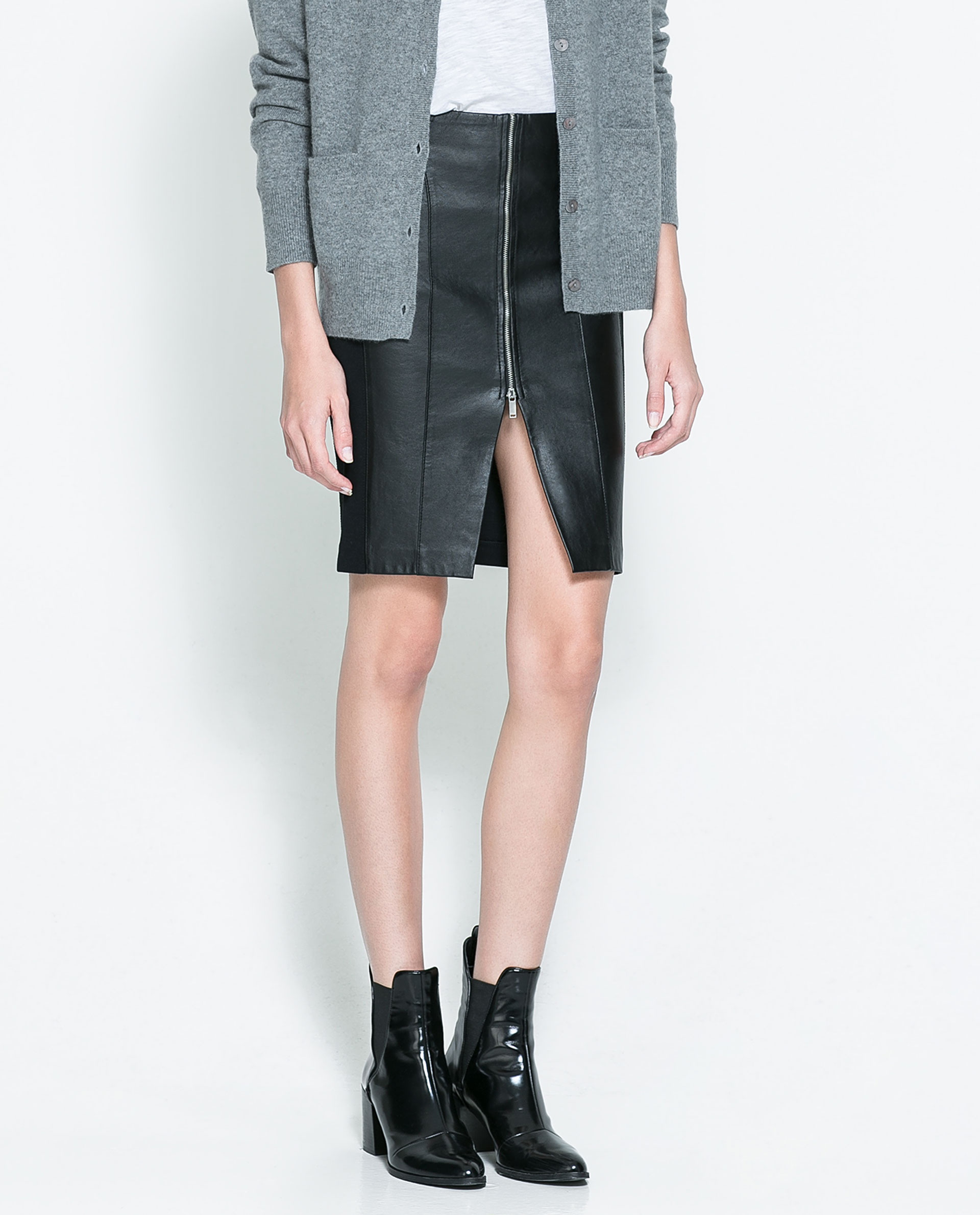 Zara Faux Leather Skirt with Zip in Black | Lyst