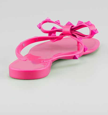 Valentino Rockstud Pvc Bow Thong Sandal Fuchsia in Pink (FUCHSIA) | Lyst
