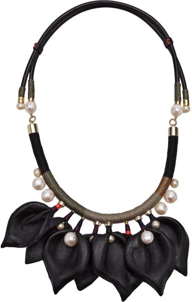 Lizzie Fortunato Jewels Noir Petal Necklace in Black | Lyst