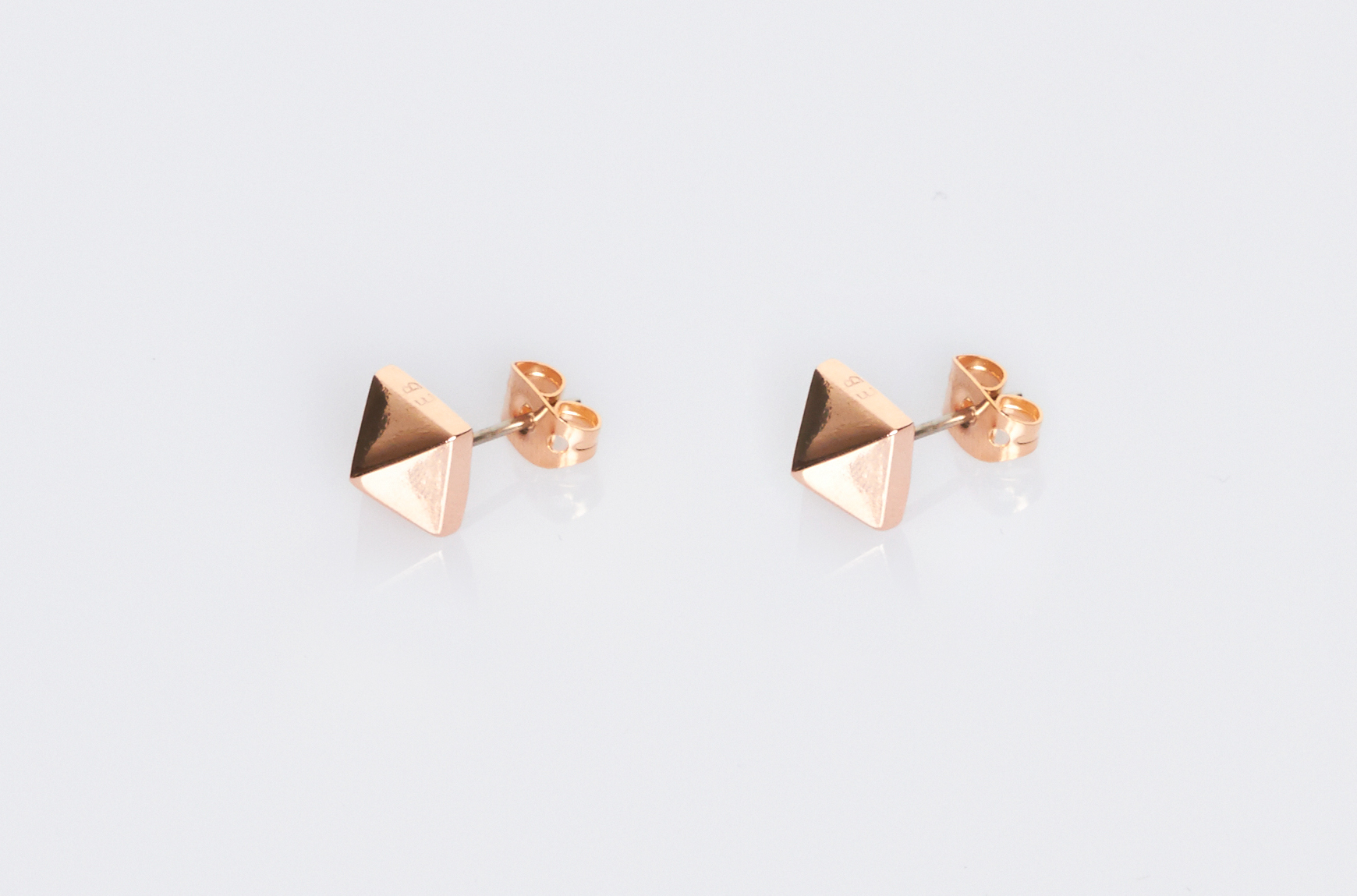 Lyst Ed Borgo Pyramid Stud Earrings In Pink Gallery