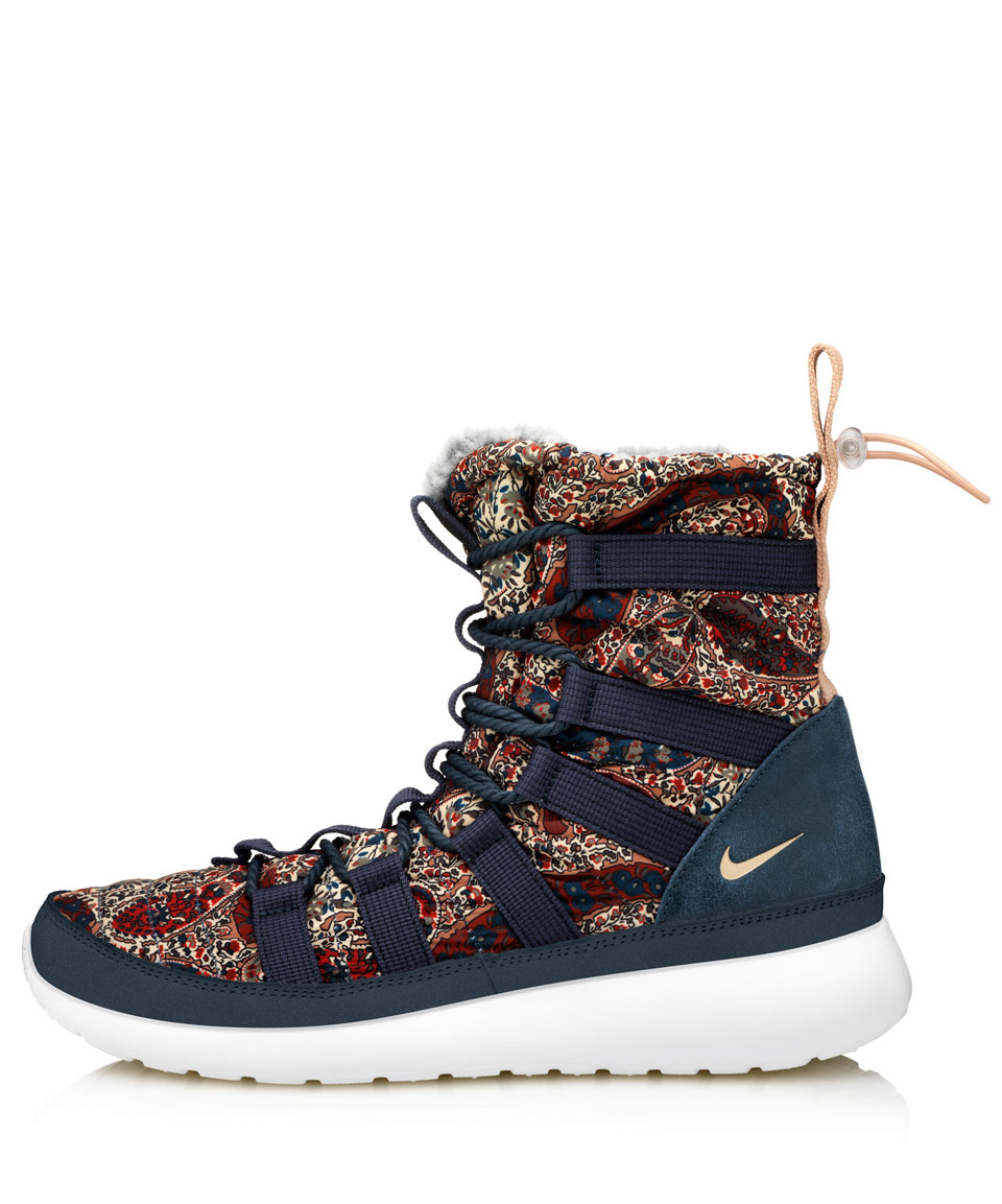 Nike Rosherun Sherpa Women's Shoes Size Dark LodenSail Nike Rosherun Sherpa Women's Shoes Size Dark LodenSail