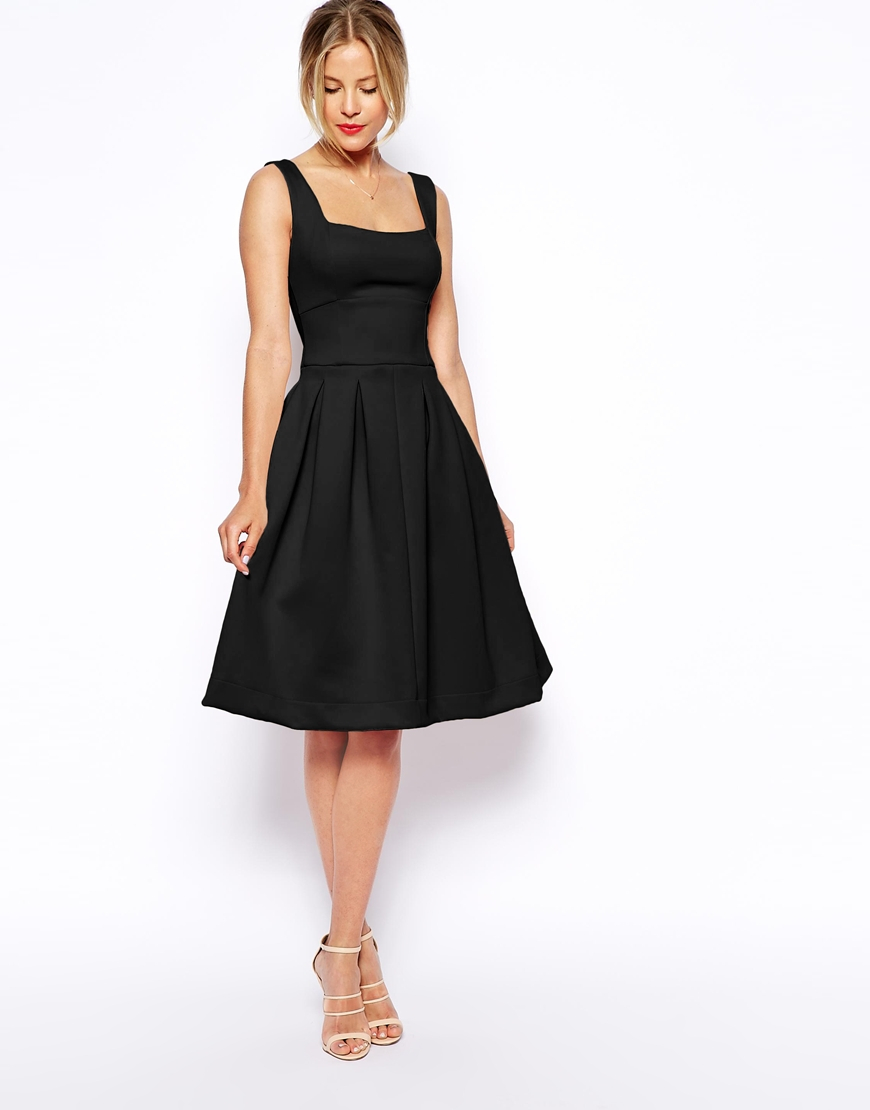 Платье с приталенной юбкой. Черное платье миди. Коктейльное платье миди. Приталенное платье с пышной юбкой. Черное платье миди с пышной юбкой.