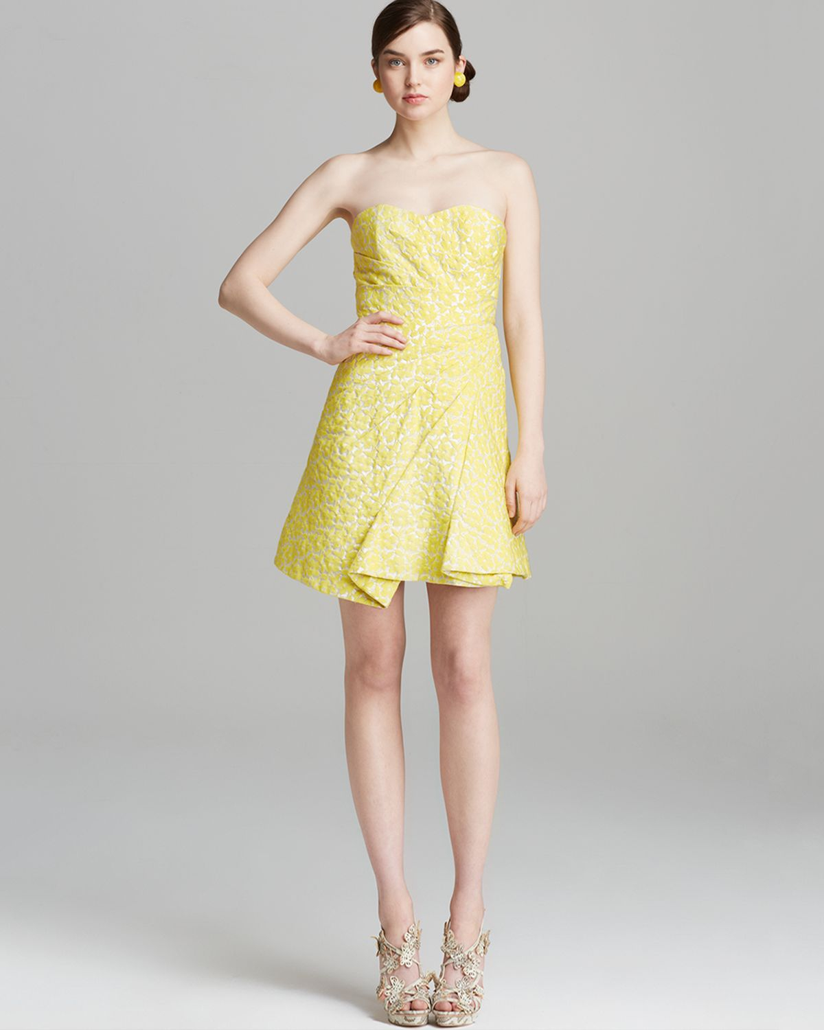 Lyst Alice Olivia Grove Sculpted Side Pleat Dress In Yellow Gallery