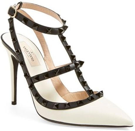 Valentino Rockstud Leather Pump in White (LIGHT IVORY/ BLACK LEATHER)