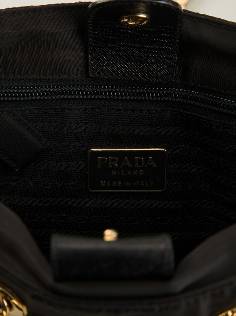 Prada Quilted Shoulder Bag in Black | Lyst  