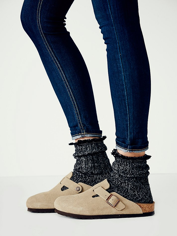 clarks toe ring sandals