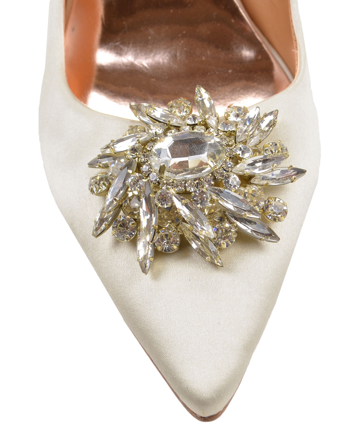 badgley mischka white pumps