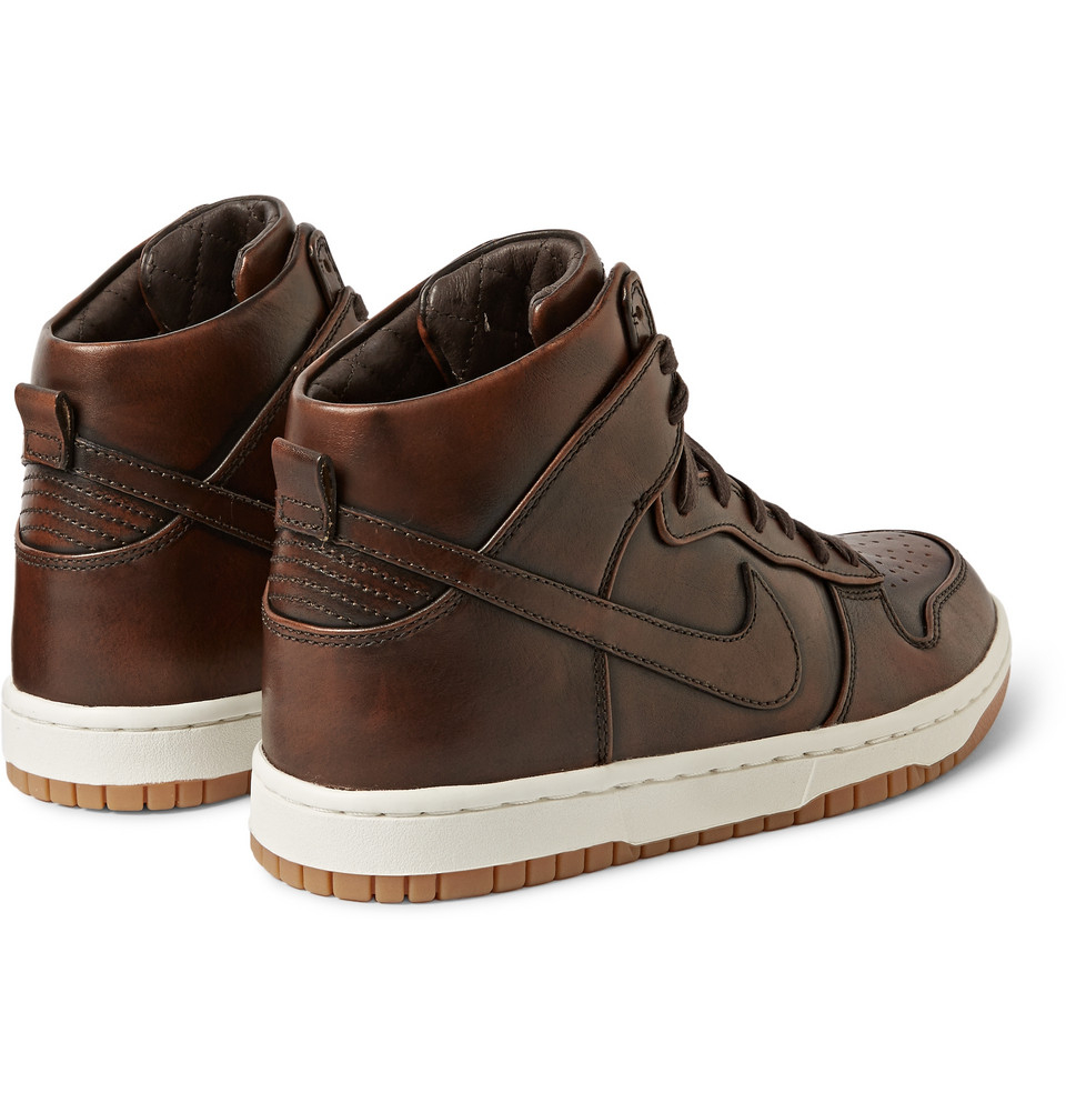 dark brown sneakers men's