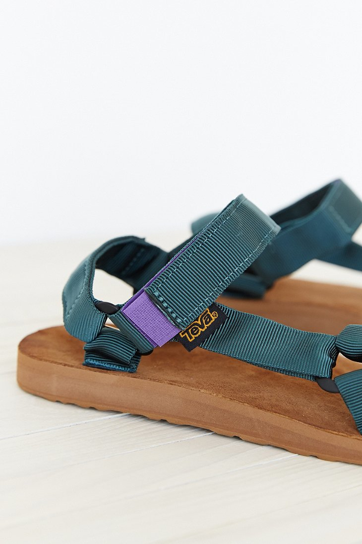 teva original universal suede