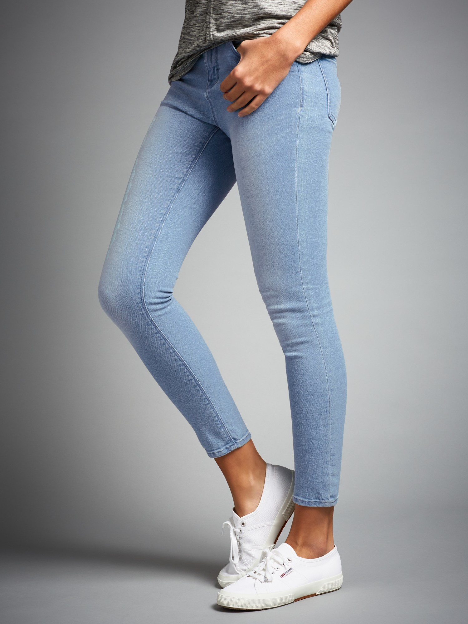 WÅVEN Freya Skinny Ankle Grazer Jeans in Blue Lyst