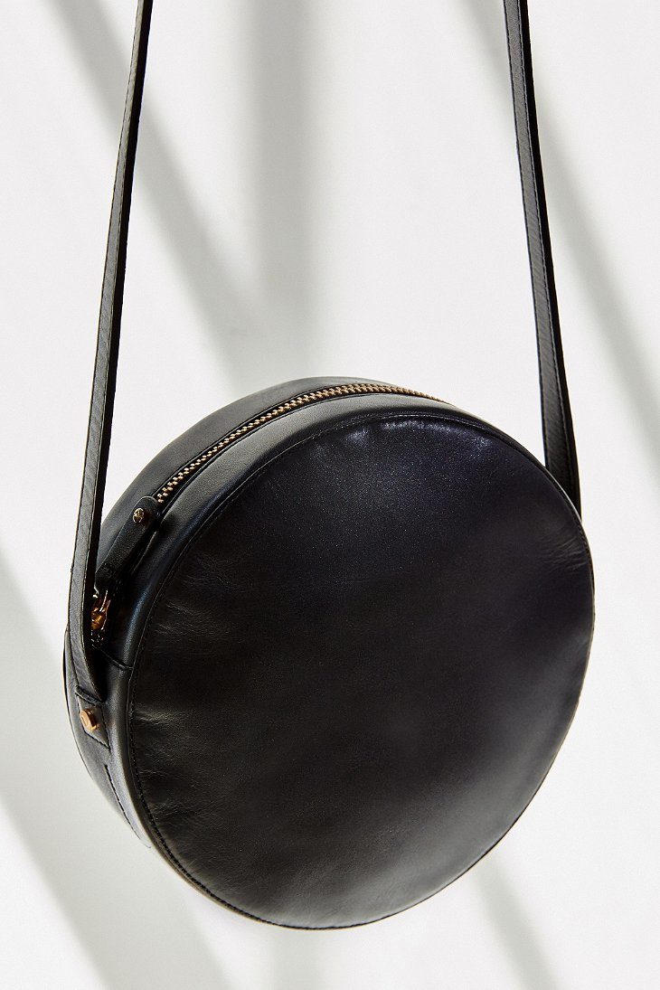 Lyst - Vagabond Round Bag in Black