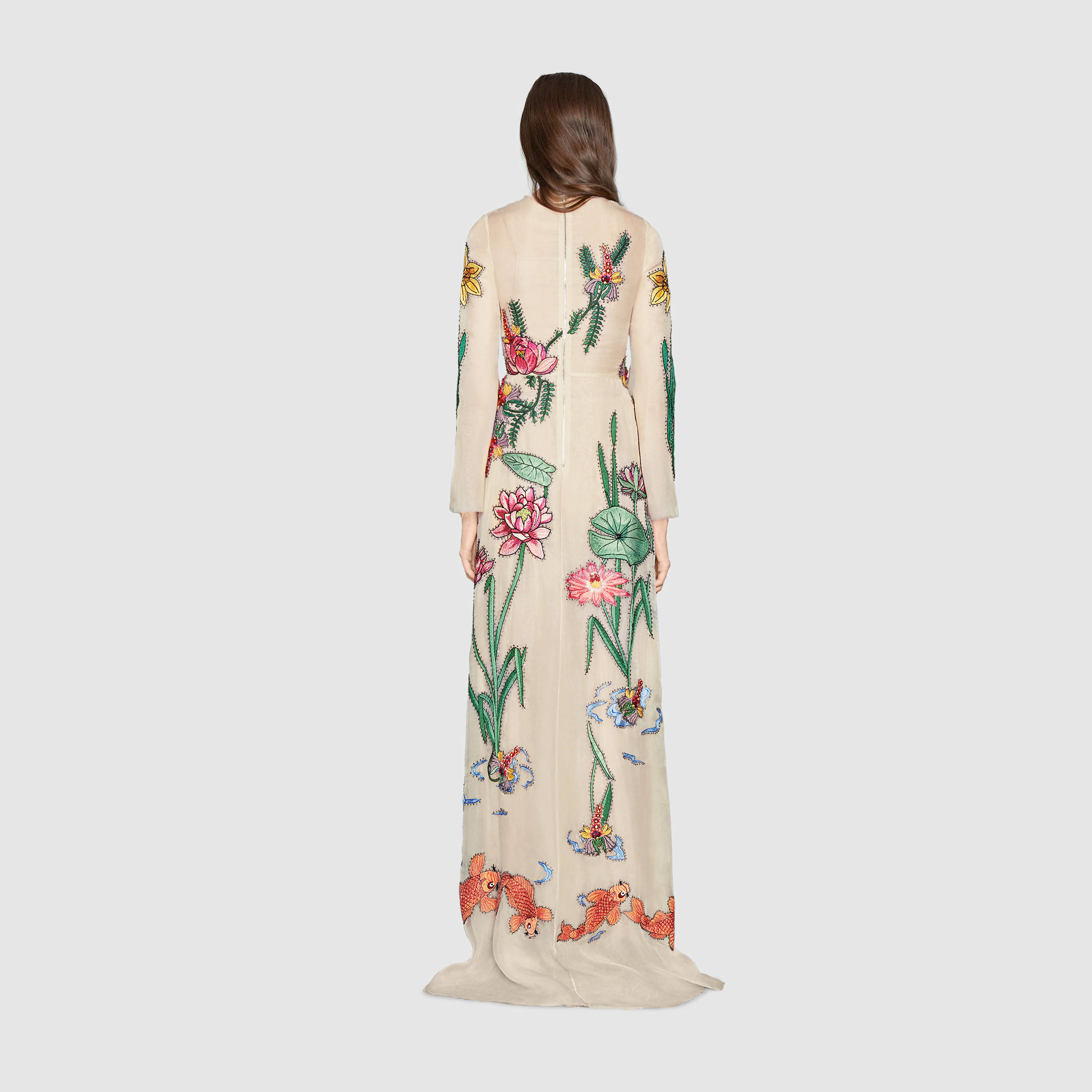 white gucci gown
