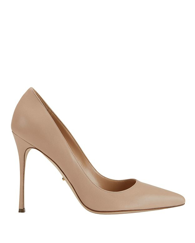 nude pointy pumps