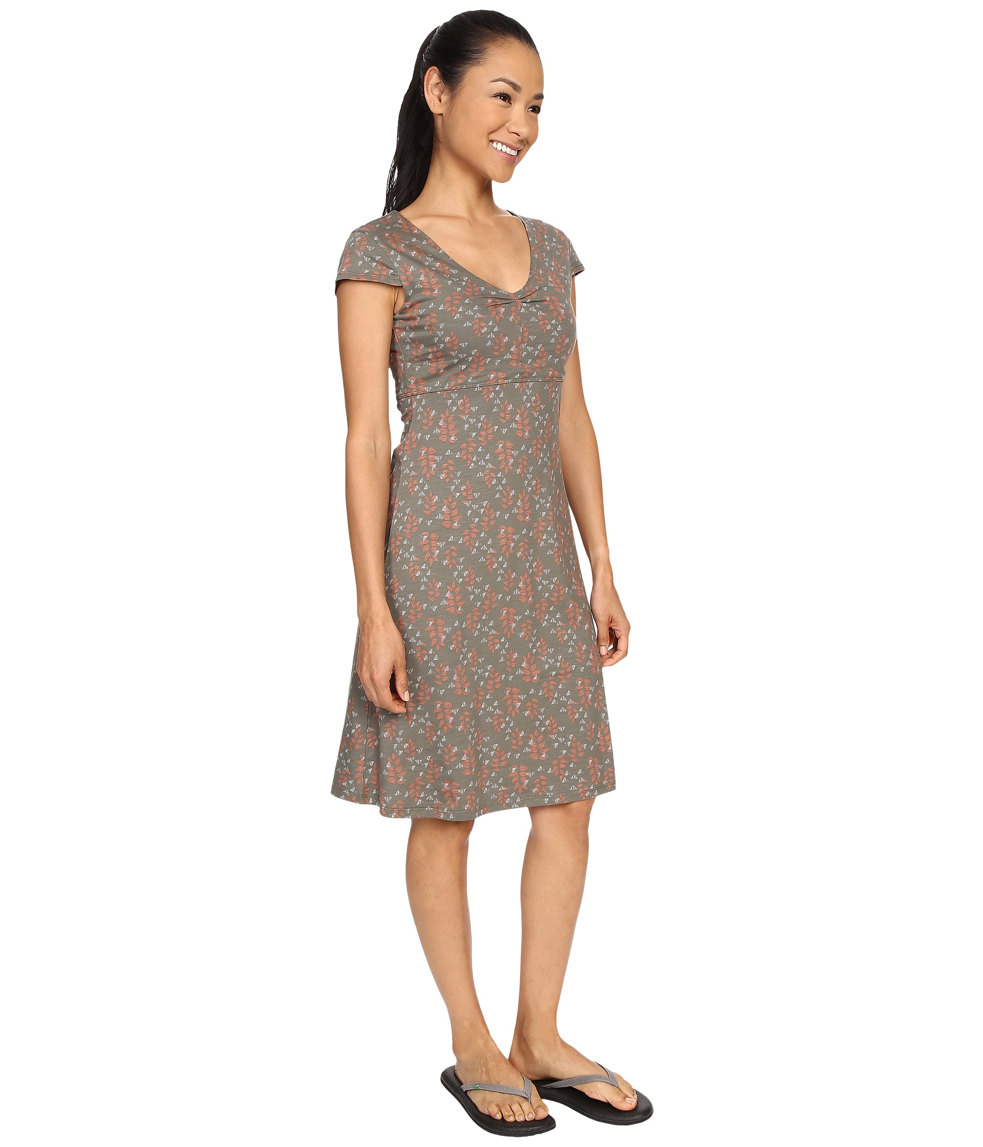 wedding guest outfit