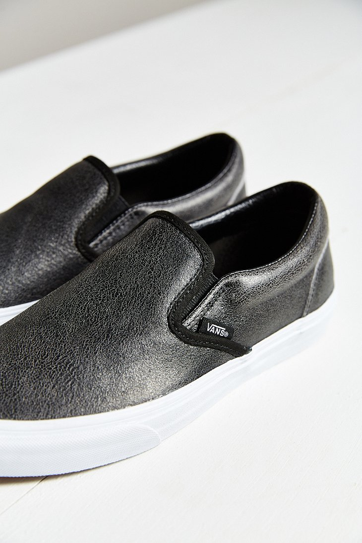 Vans Cracked Leather Slip-on Shoe in Black | Lyst
