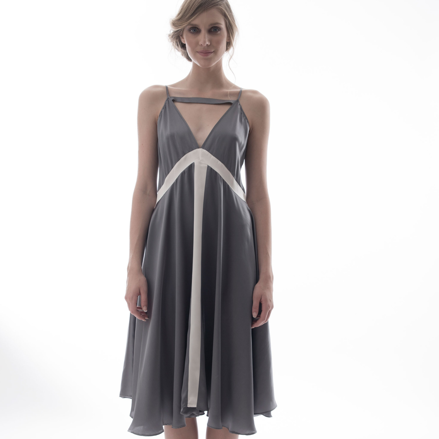 Dress grey silk yumi Dress grey silk veromia online baby