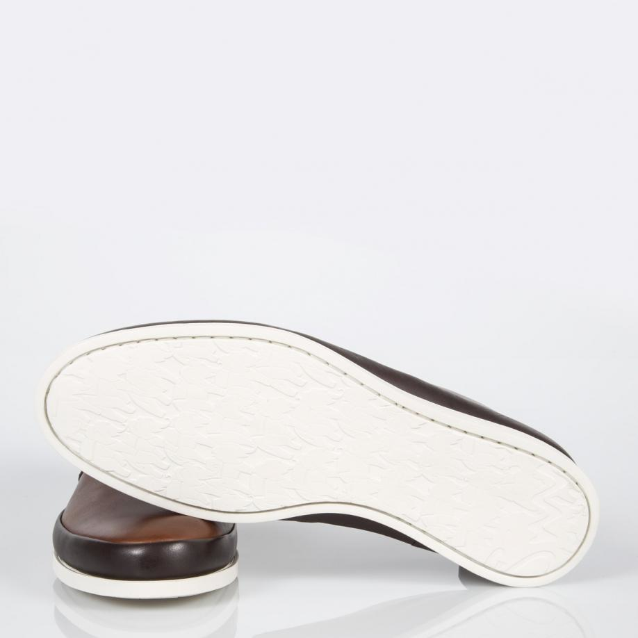brown chukka boots white sole