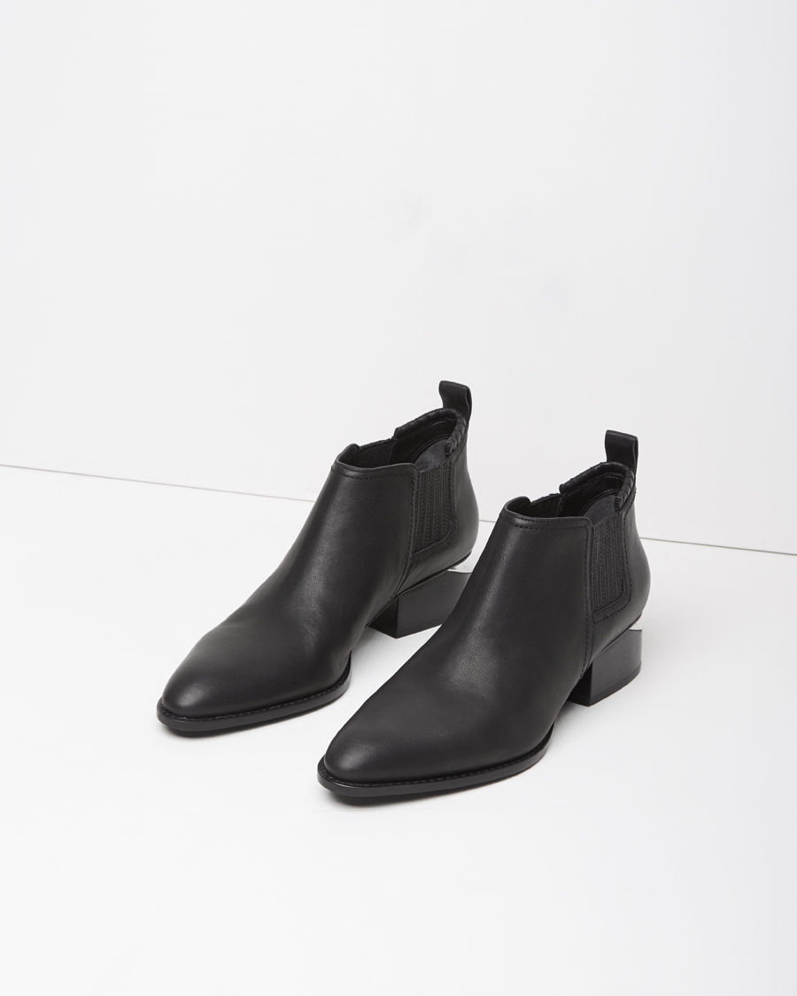 Lyst - Alexander Wang Kori Cut-Out Leather Ankle Boot in Black