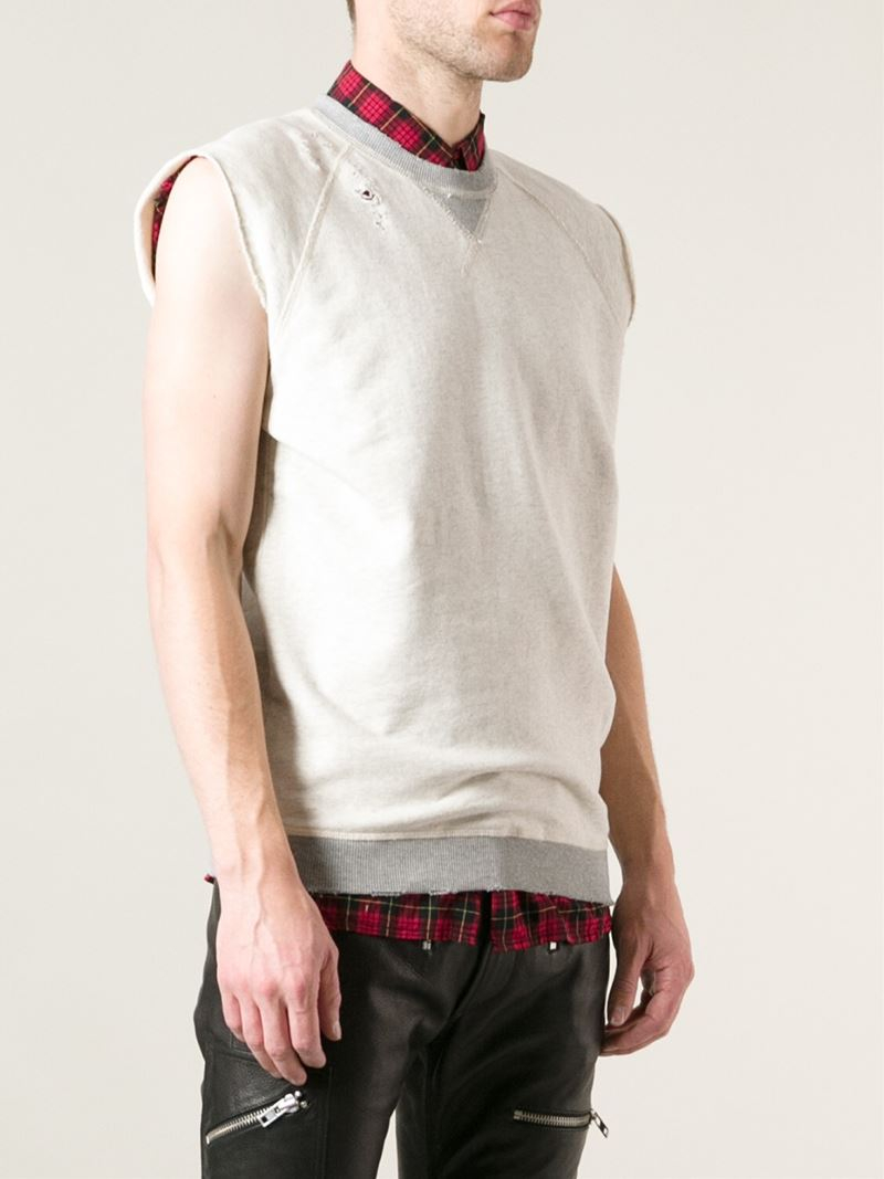 sleeveless sweatshirt