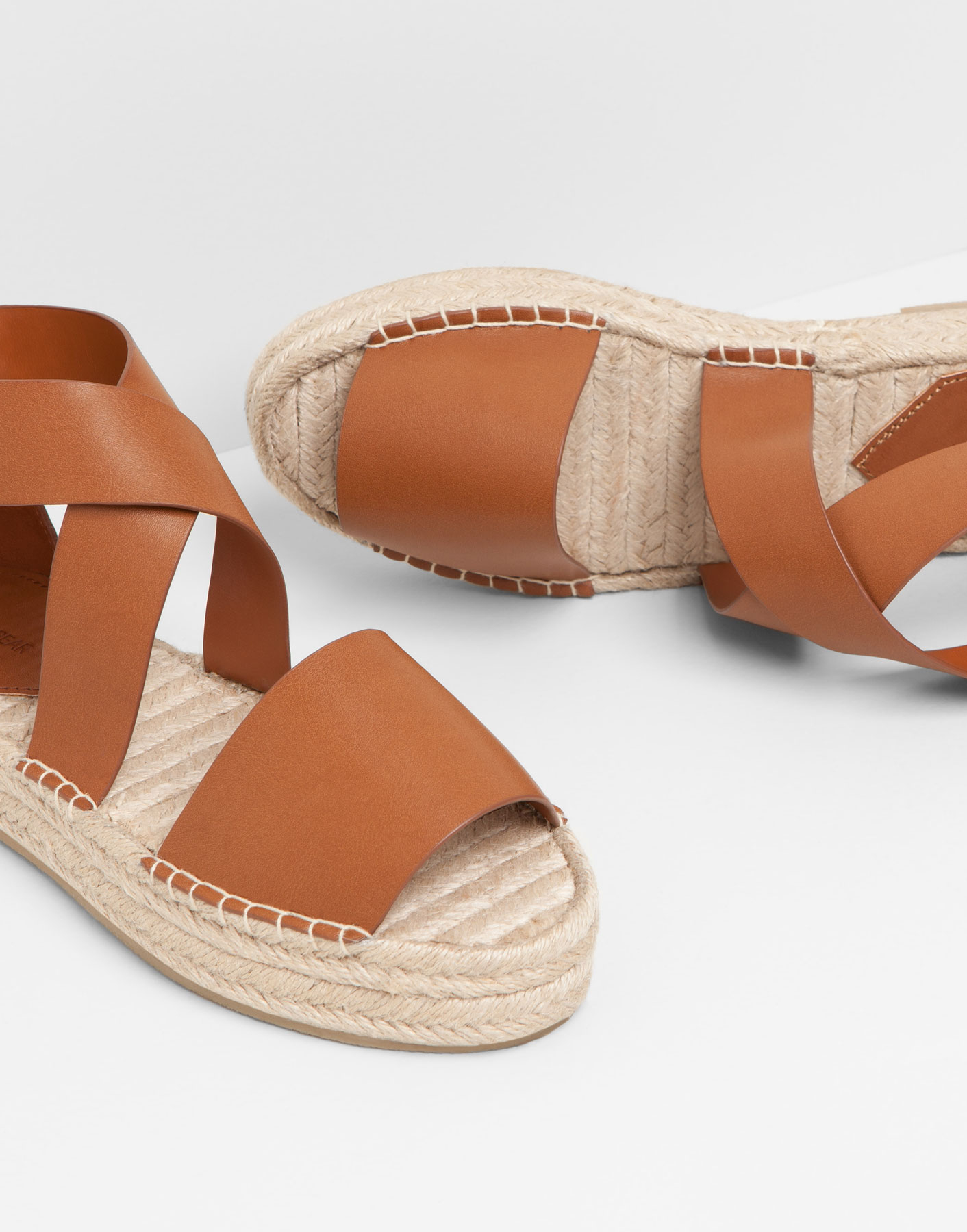pull and bear sandals