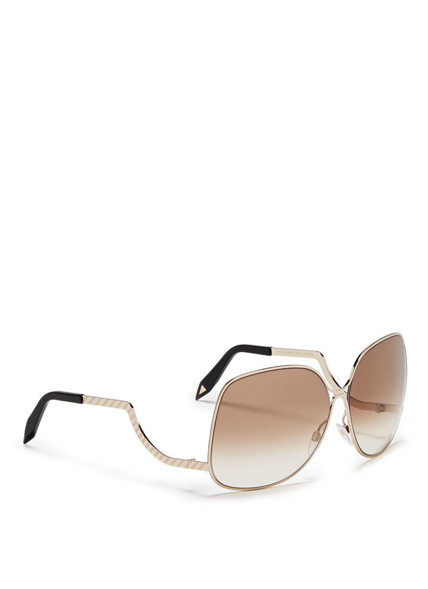 Victoria Beckham Oversized Drop Temple Sunglasses in Gold (Metallic) | Lyst