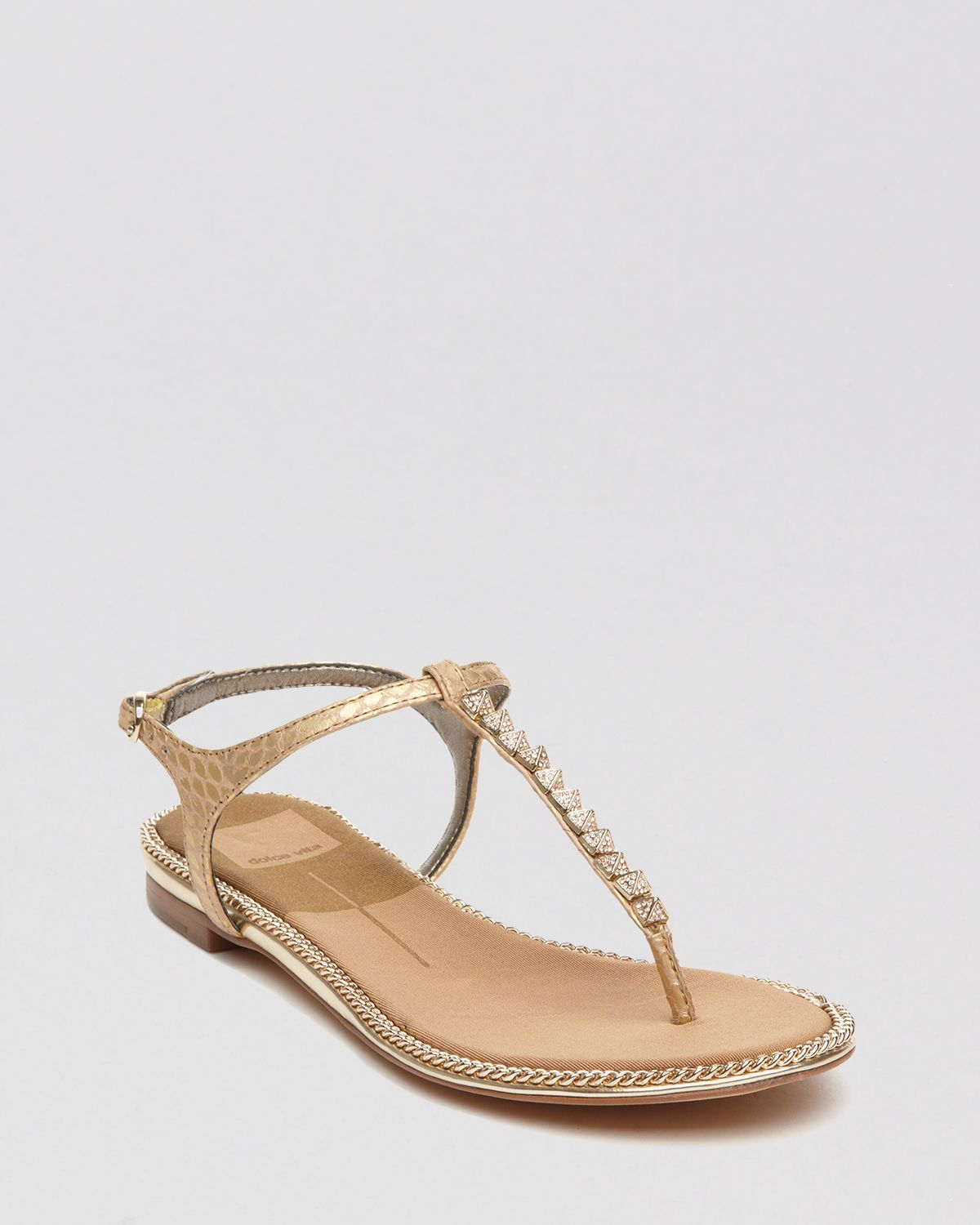 Dolce Vita Flat Thong Sandals Ensley Studded T Strap in Gold | Lyst