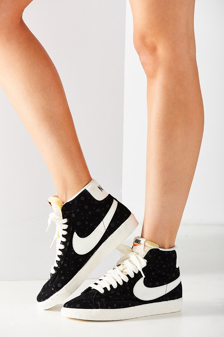 Nike Women's Blazer Mid Suede Vintage Sneaker in Black | Lyst