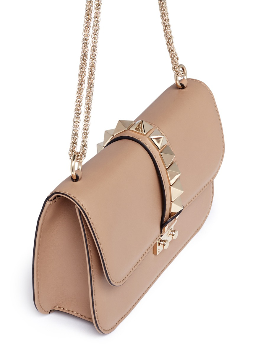 Lyst Valentino Rockstud Medium Leather Chain Bag in Natural