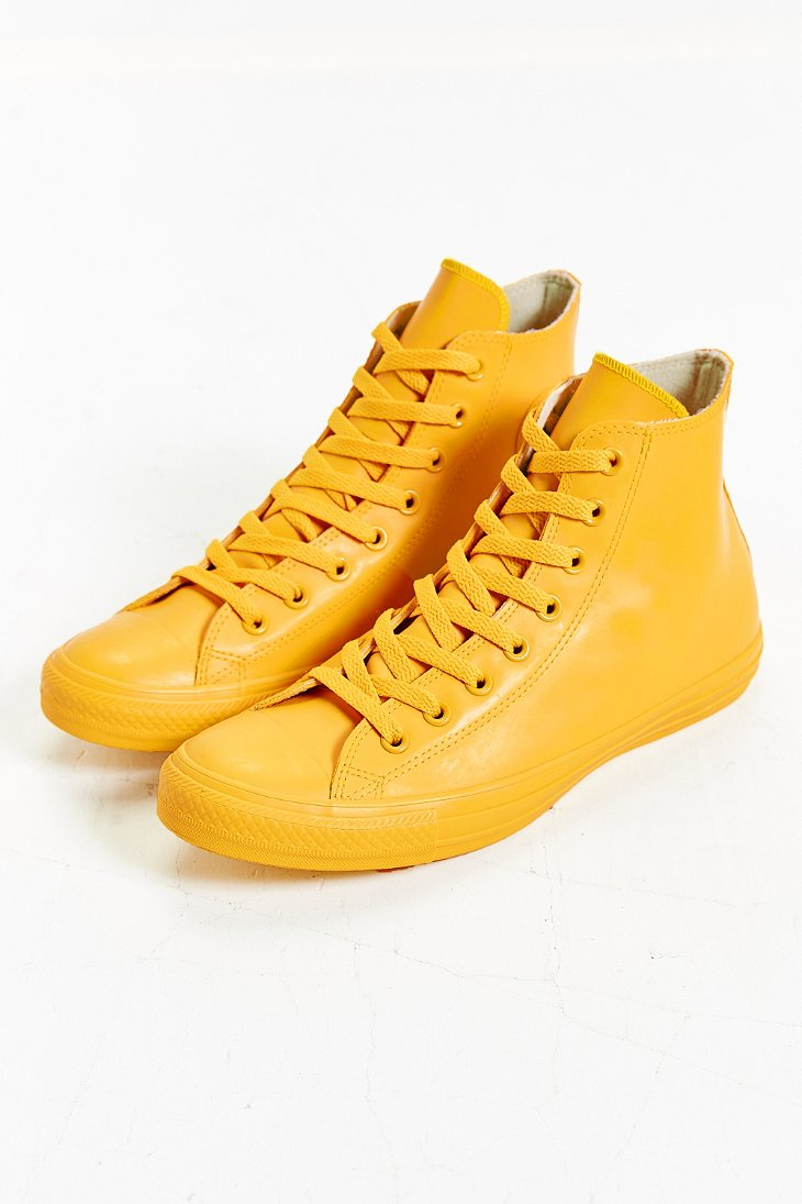 converse men yellow