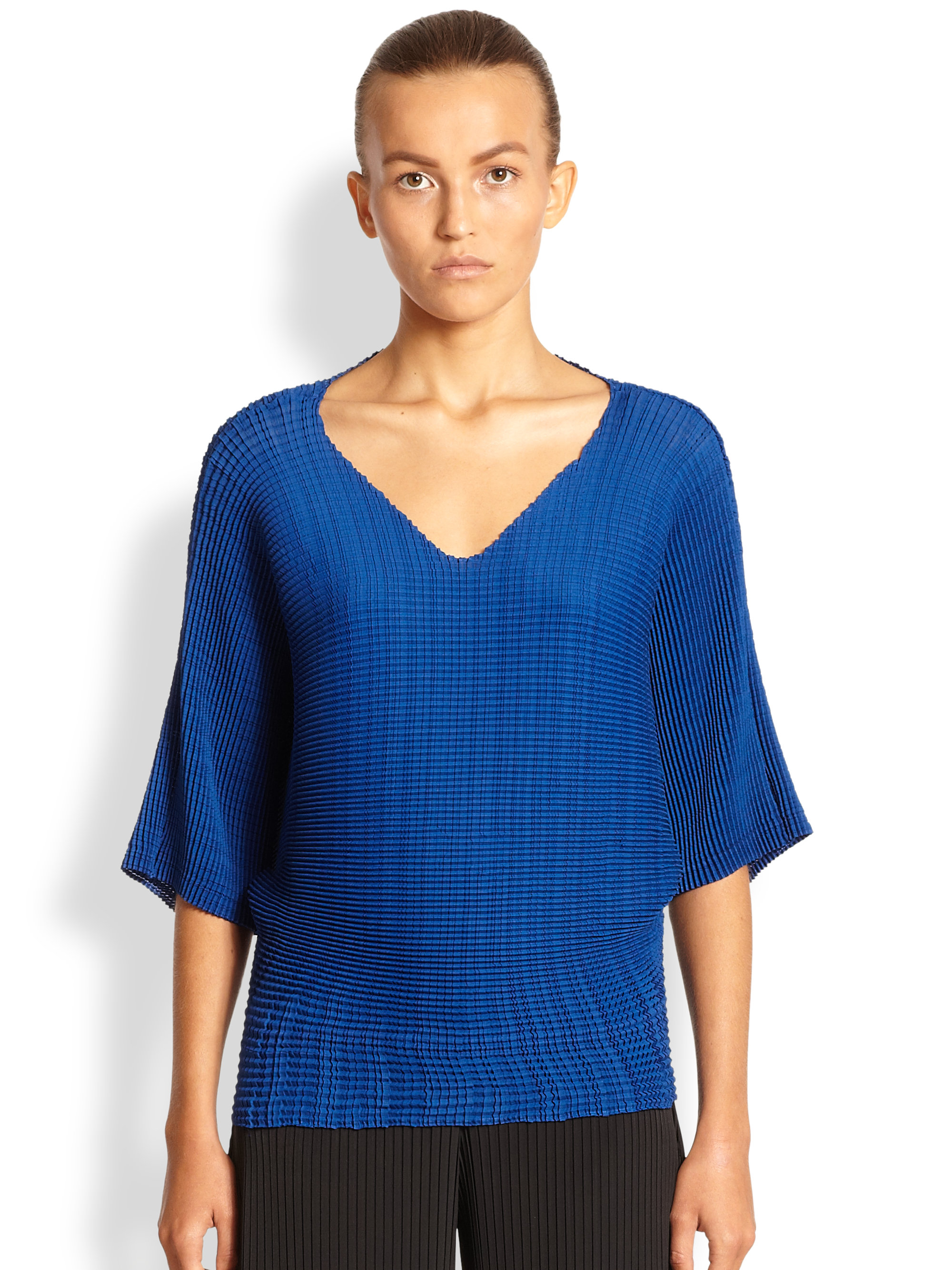 Issey miyake Cloud Box-Pleat Dolman-Sleeve Top in Blue | Lyst