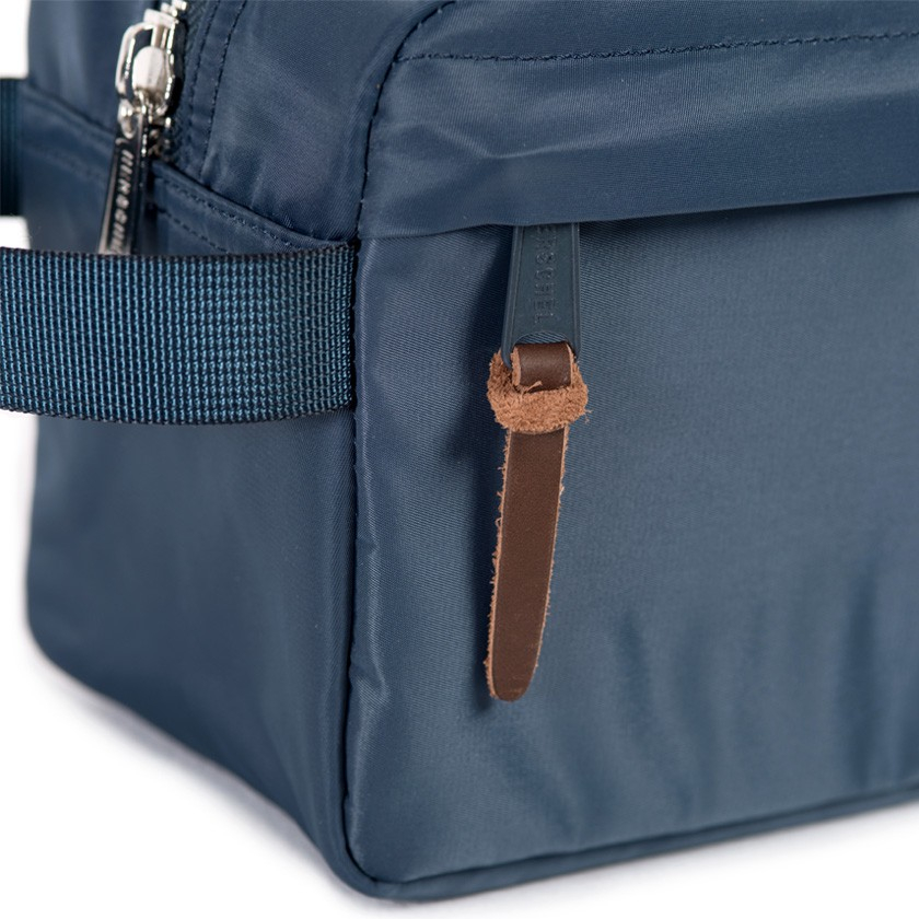 herschel mens wash bag