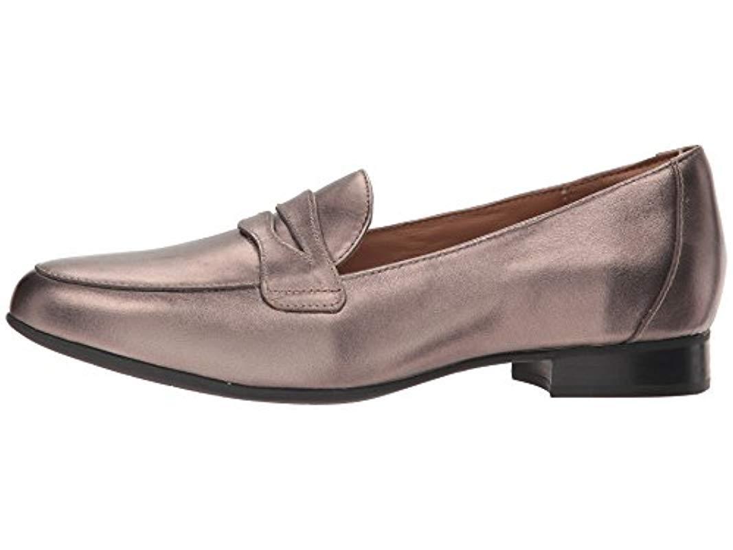 Clarks Un Blush Go Penny Loafer, Pebble Metallic Leather, 80 W Us - Lyst
