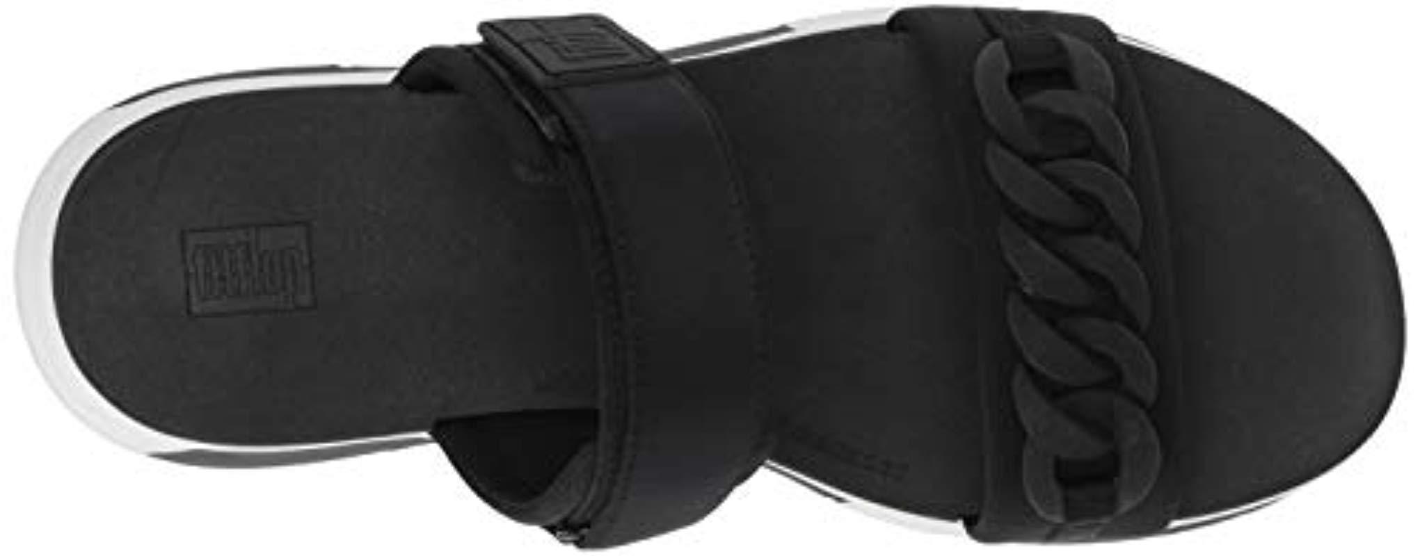 sandals magnetic fastening