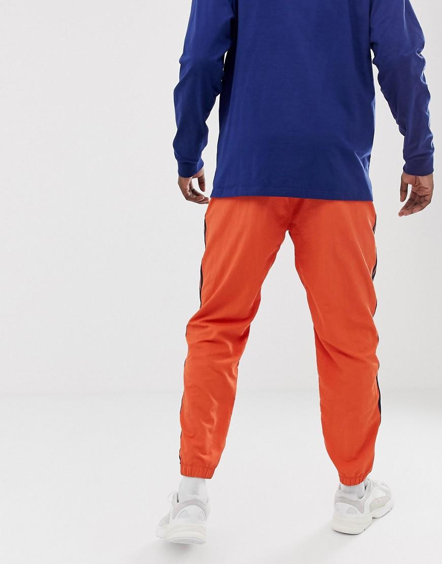 joggers orange