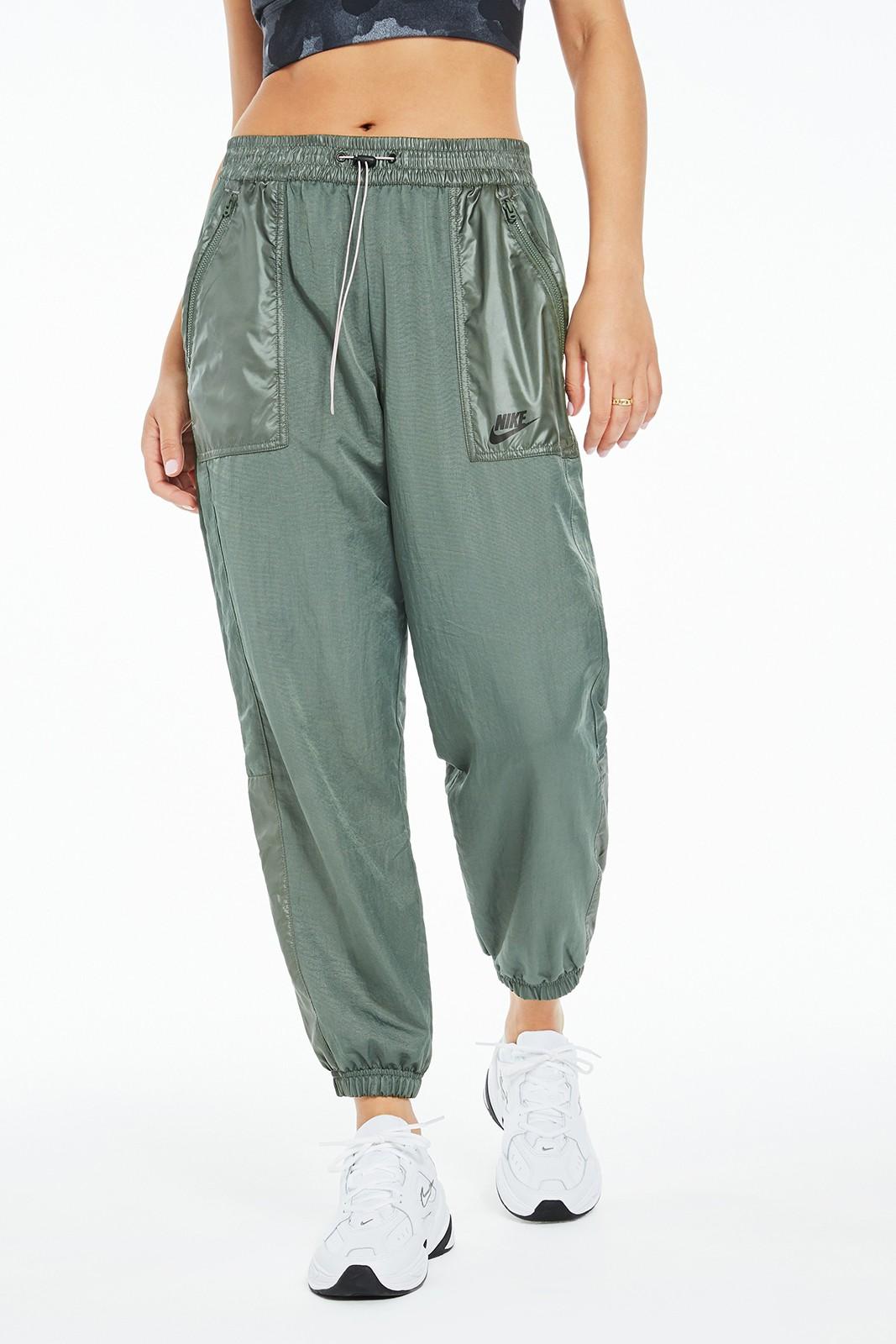 nike essential woven cargo pants